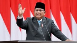 Tak Ada yang Kebal, Prabowo Ancam Copot Pejabat Lamban dan Korup