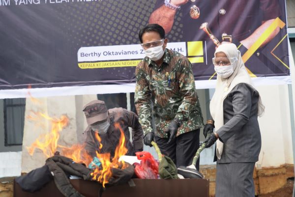 Kejari Luwu Timur Musnahkan 183 Gram Sabu dan 2.404 Butir THD