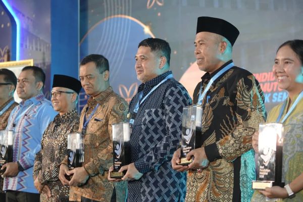 Raih Penghargaan Wajib Belajar 13 Tahun, Appi Pasang Target Nol Anak Purus Sekolah