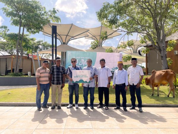 Wujud Kepedulian, Tallasa City dan FKS Land Berbagi Keberkahan Hewan Kurban untuk Warga