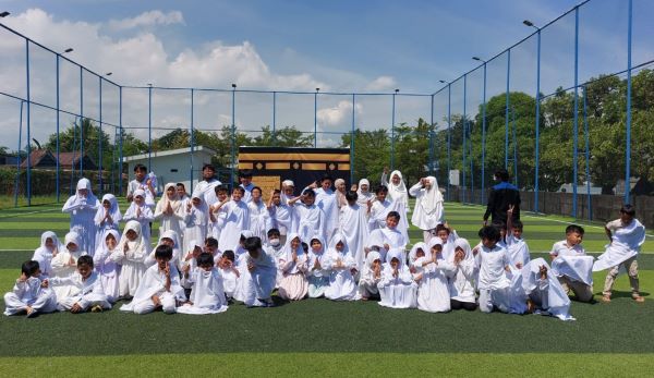 Sekolah Alam Bosowa Hadirkan Pengalaman Manasik Haji dan Umroh untuk Siswa