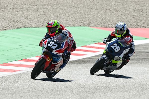 Pebalap Indonesia Raih Podium Perdana di Moto3 Junior Barcelona