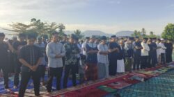 Diikuti Seluruh Personel, Lanal Mamuju Salat Iduladha di Halaman Kantor