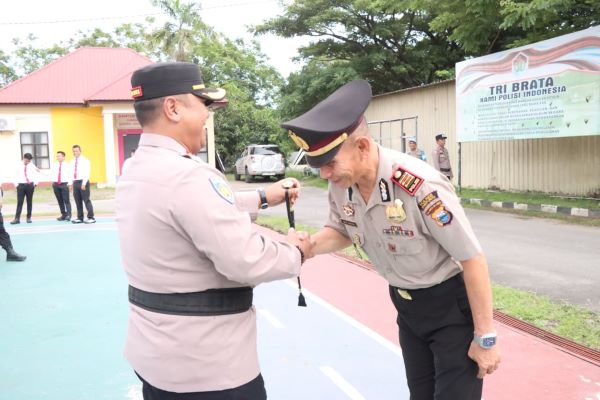Mengabdi 36 Tahun, Iptu Muh. Kasim Resmi Naik Pangkat Jadi AKP di Polres Jeneponto