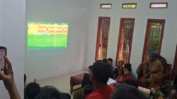 Persimaju vs Unaaha FC Imbang, Warga Bonehau Mamuju Gelar Nobar