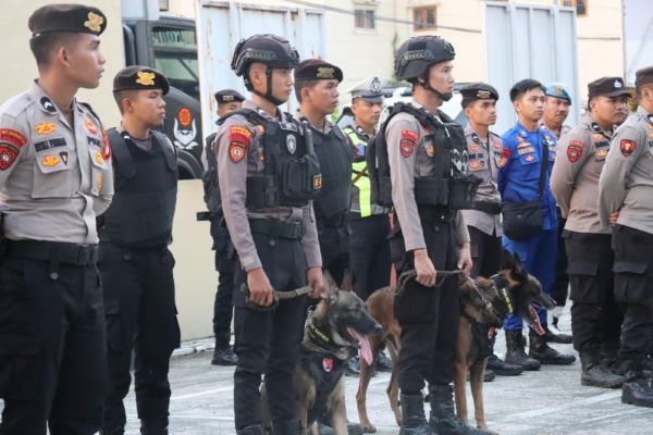 Polisi Kerahkan Anjing Pelacak Buru Pemukul Polisi di Demo BWS Sulbar