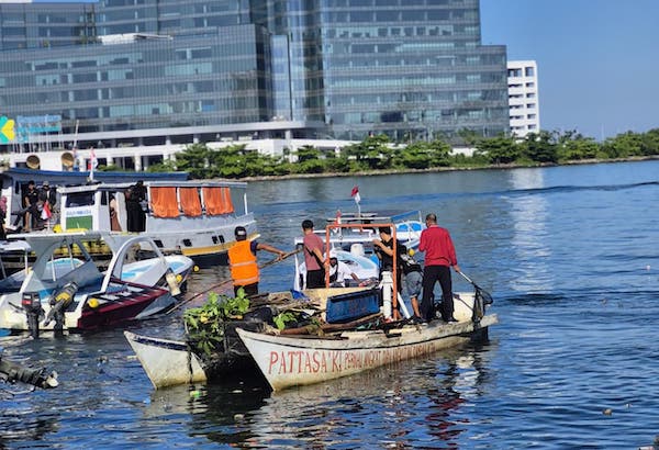 HLH 2026, Kecamatan Ujung Pandang Angkut 108 Kilogram Sampah dari Laut