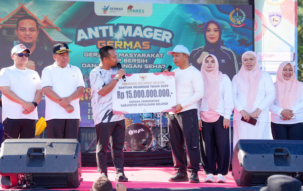 Gubernur Sulsel Kucurkan Bantuan Keuangan Rp15 Miliar untuk Selayar