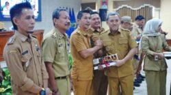 Dorong Optimalisasi Pendapatan Daerah, Bupati Jeneponto Serahkan SPPT PBB-P2 dan DHKP 2026