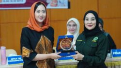 Gelar Baksos, TP PKK Bantaeng Buka Layanan Peeling Wajah Gratis untuk Warga