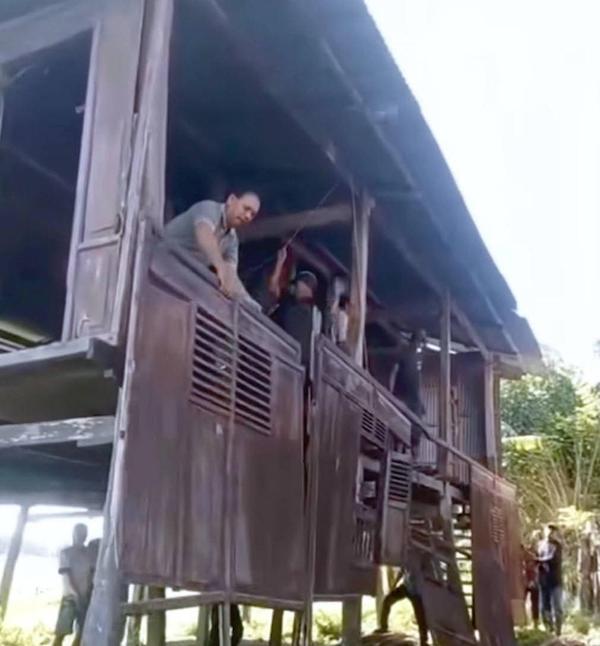 Buntut Kasus Pemerkosaan dan Pembunuhan di Sapiri Jeneponto, Rumah Pelaku Dibongkar