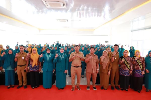 Lantik Pengurus PKK, Bupati Andi Utta Minta Perempuan Ambil Peran Strategis