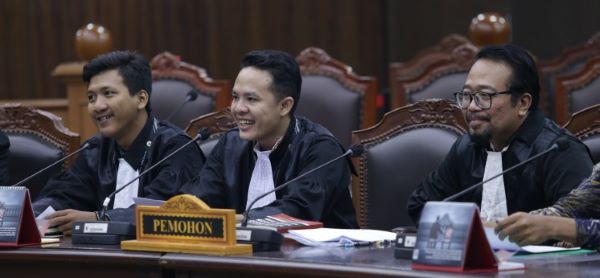 MK Diminta Hapus Kata Aparat di Sejumlah Pasal KUHP dan KUHAP