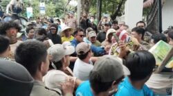 Ratusan Warga Kareloe Aksi Tolak Pembangunan Markas Batalyon TNI di Jeneponto