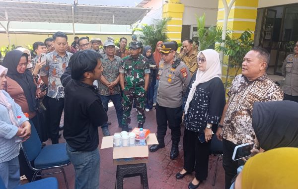 Pemkot Makassar Relokasi Pedagang Kelapa Muda Rotterdam ke Pasar Kampung Baru