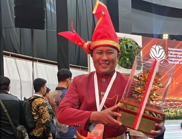 Berawal dari Rumah Koran, Pengiat Lingkungan Asal Gowa Raih Kalpataru 2026