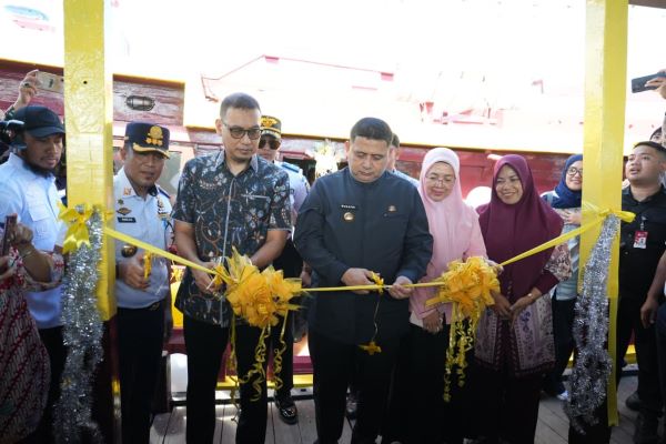 Warga Pulau di Makassar Kini Dilayani Pete-pete Laut Gratis