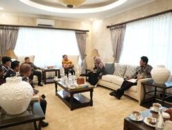 Appi Usul Tanam Pohon saat Pencanangan Sensus Ekonomi
