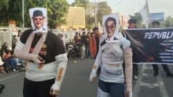 Demo di Depan Kampus UNM, Massa Soroti Pendidikan Mahal