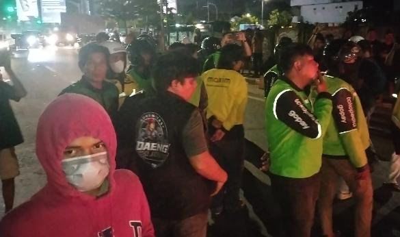 Demo di Alauddin Nyaris Ricuh, Ojol Minta Blokade Jalan Dibuka