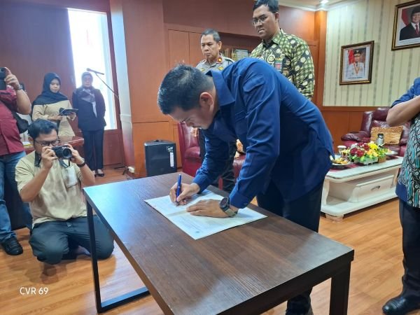 Bupati Bantaeng dan Forkopimda Teken Komitmen Sukseskan Pilkades PAW Pattallassang