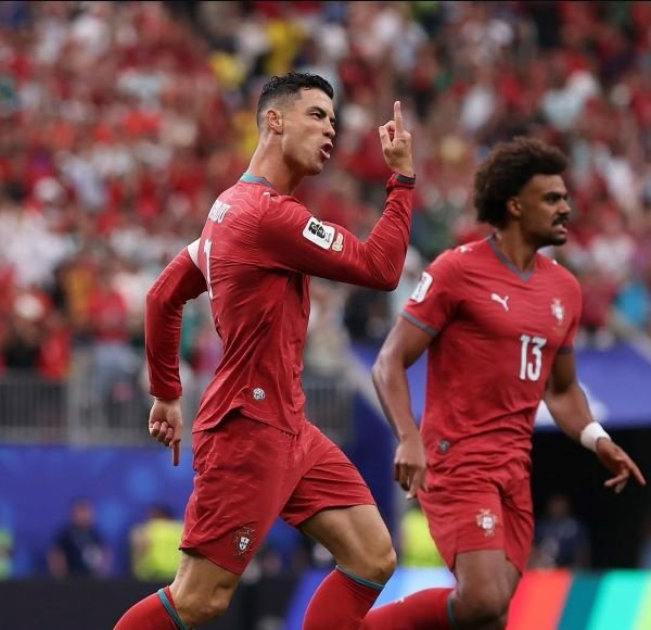 CR7 Menggila! Portugal Pesta 5 Gol di Gawang Uzbekistan