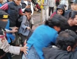 Demo Mahasiswa di Makassar Ricuh, Tiga Orang Diamankan