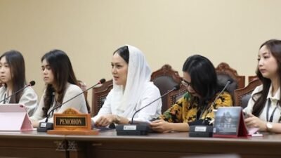 Mahasiswa Gugat Biaya Wisuda dan Legalisir ke MK