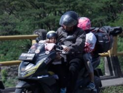 Libur Sekolah, Simak Tips Aman Membonceng Anak dengan Sepeda Motor