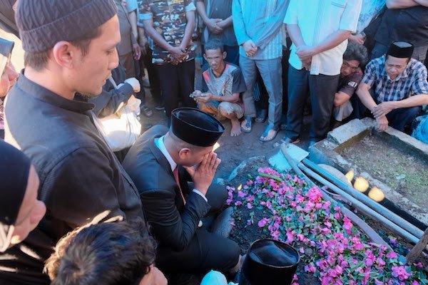 Bupati Bantaeng Pimpin Upacara Penghormatan Terakhir Almarhum Mantan Wabup Muh Yasin
