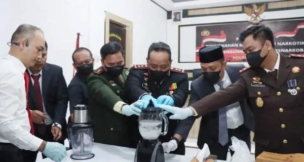Gagalkan Peredaran Narkoba, Polres Jeneponto Musnahkan 969 Gram Sabu