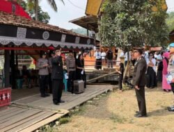 Polres Tana Toraja Gelar Upacara Penghormatan Terakhir Serka Pol Purn Daniel Linggi