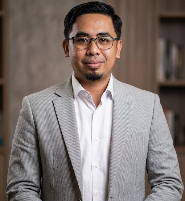 OPINI: Melawan Keterasingan Kota, Lorong dan Warung Kopi sebagai Denyut Nadi Sosial Makassar