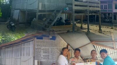 PLN UP3 Pinrang Nyalakan Rumah Warga Maccorowalie Lewat Program Light Up The Dream