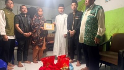 Gubernur Sulsel Salurkan Bantuan untuk Keluarga Korban Tenggelam di Makassar