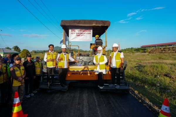 Dipusatkan di Ruas Bua-Rantepao, Gubernur Sulsel Groundbreaking MYP Paket 6