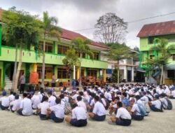Lewat MPLS, Polsek Mengkendek Sosialisasi Tertib Lalu Lintas ke Pelajar Tana Toraja