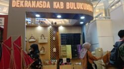Tenun Bira dan Sarung Kajang Jadi Primadona Booth Bulukumba di HUT Dekranas