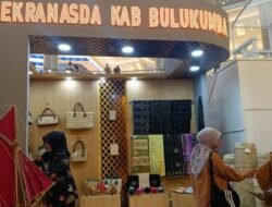 Tenun Bira dan Sarung Kajang Jadi Primadona Booth Bulukumba di HUT Dekranas