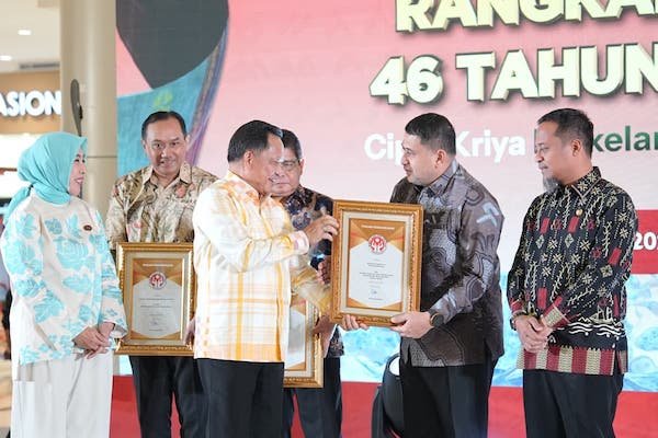 Makassar Diganjar Penghargaan Nasional atas Pengembangan Wastra dan Kriya