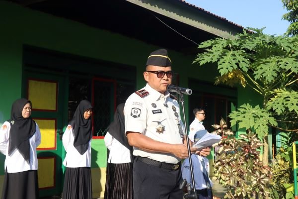 Kalapas Bulukumba Pimpin Upacara Sekolah, Gaungkan Gerakan Anti Perundungan