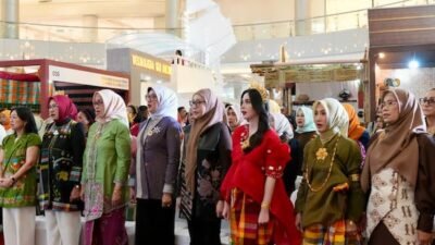 Arumi Bachsin Puji Pameran Kriya dan Wastra 46 Tahun Dekranas di Sulsel, Kepincut Baju Bodo Wajo