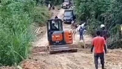 Pemprov Sulbar Rehab Jalan di Dusun Kalausu Ulumanda Majene