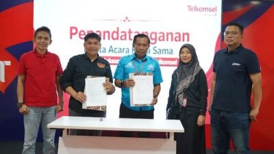 Komitmen Majukan Prestasi Olahraga Pelajar, Telkomsel Dukung Tim Futsal SMAN 8 Makassar
