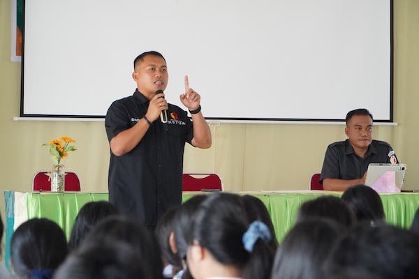 Bangun Kesadaran Politik, Bawaslu Torut Tanamkan Nilai Demokrasi bagi Pelajar