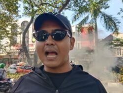 Massa Aksi Soroti Gelar Akademik Legislator Makassar Farid, Putra Wabup Gowa