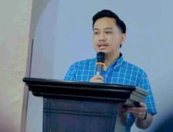 Massa Aksi Geruduk DPRD, Farid Rayendra Buka Suara Soal Gelar SE