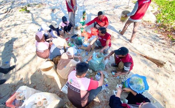 Aksi Bersih Pulau Lae-Lae Kumpulkan 353 Kg Sampah, Dukung Makassar Zero Waste