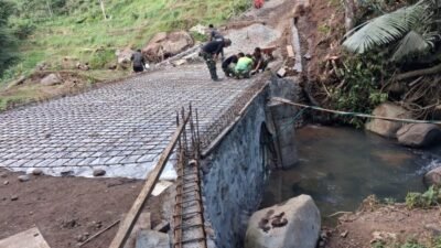 Kodim 1409/Gowa Kebut Pembangunan Jembatan Armco di Tombolopao