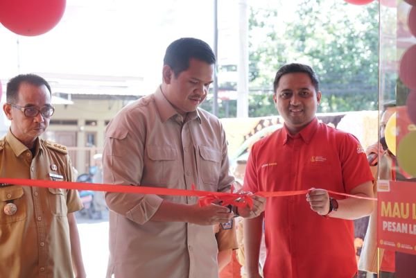 Resmikan Lazuna Chicken, Bupati Uji Nurdin Dorong Investasi dan UMKM